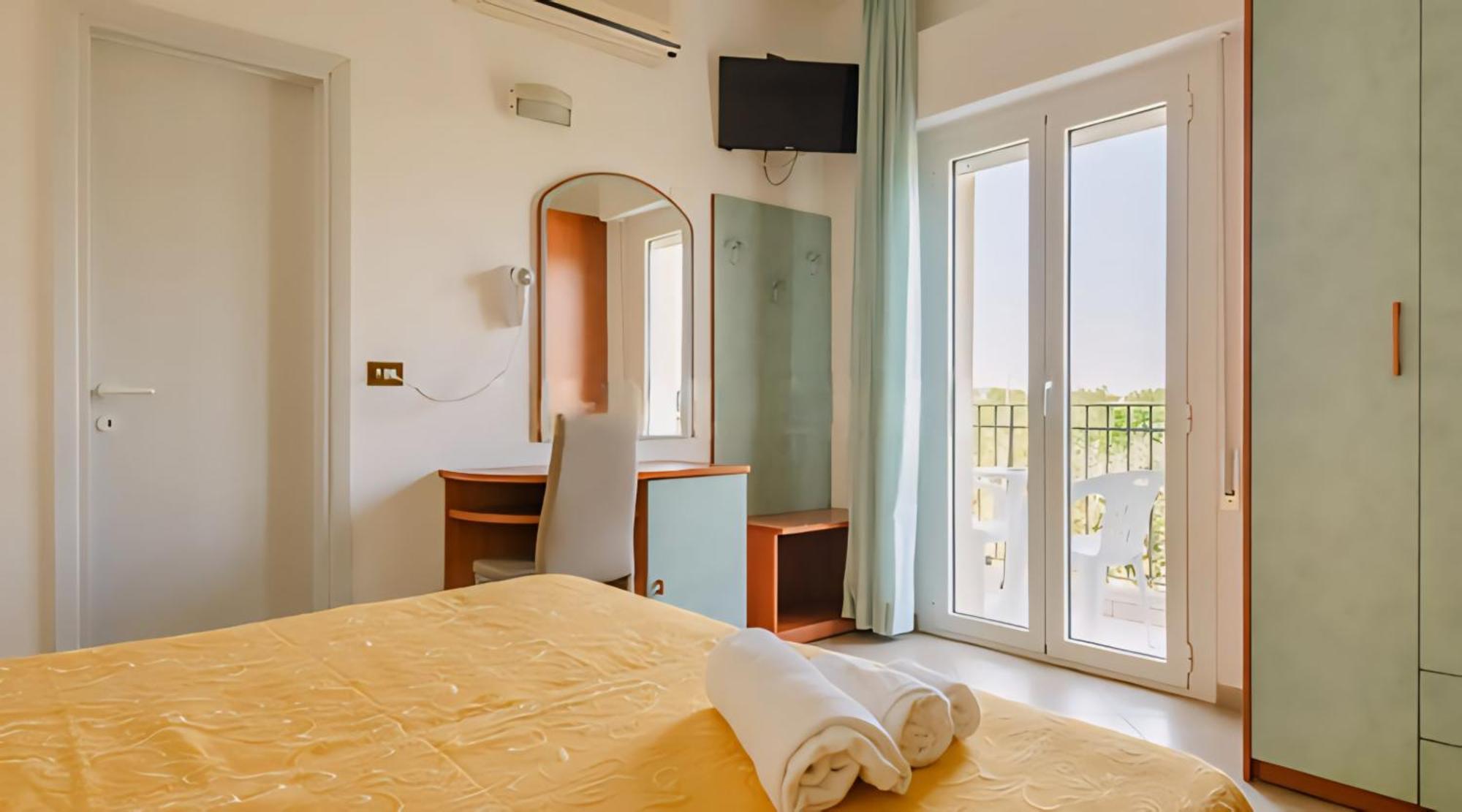 Hotel Baltic 米萨诺阿德里亚蒂科 外观 照片